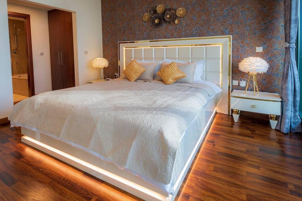 First Class 3Br With Full Burj Khalifa And Fountain View Dubai Dış mekan fotoğraf