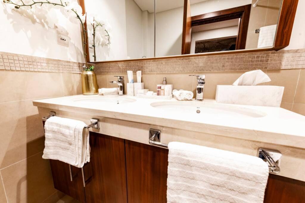 First Class 3Br With Full Burj Khalifa And Fountain View Dubai Dış mekan fotoğraf